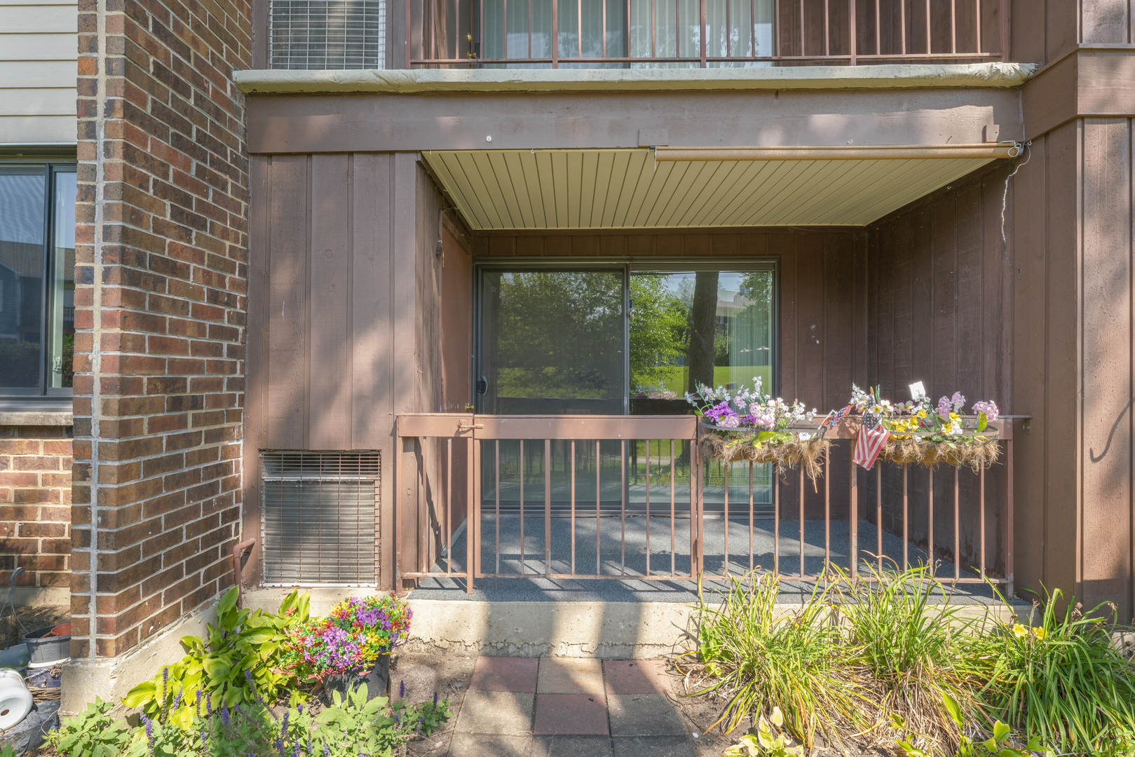 440 Raintree Court #1M, Glen Ellyn, IL 60137
