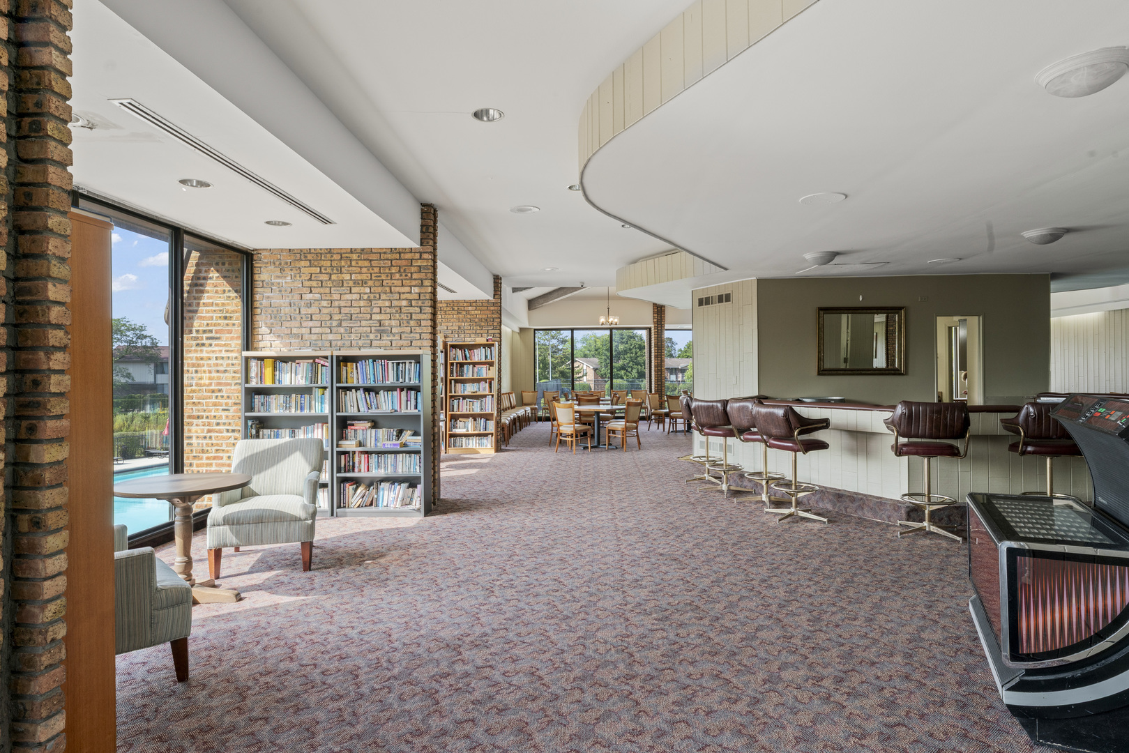440 Raintree Court #1M, Glen Ellyn, IL 60137