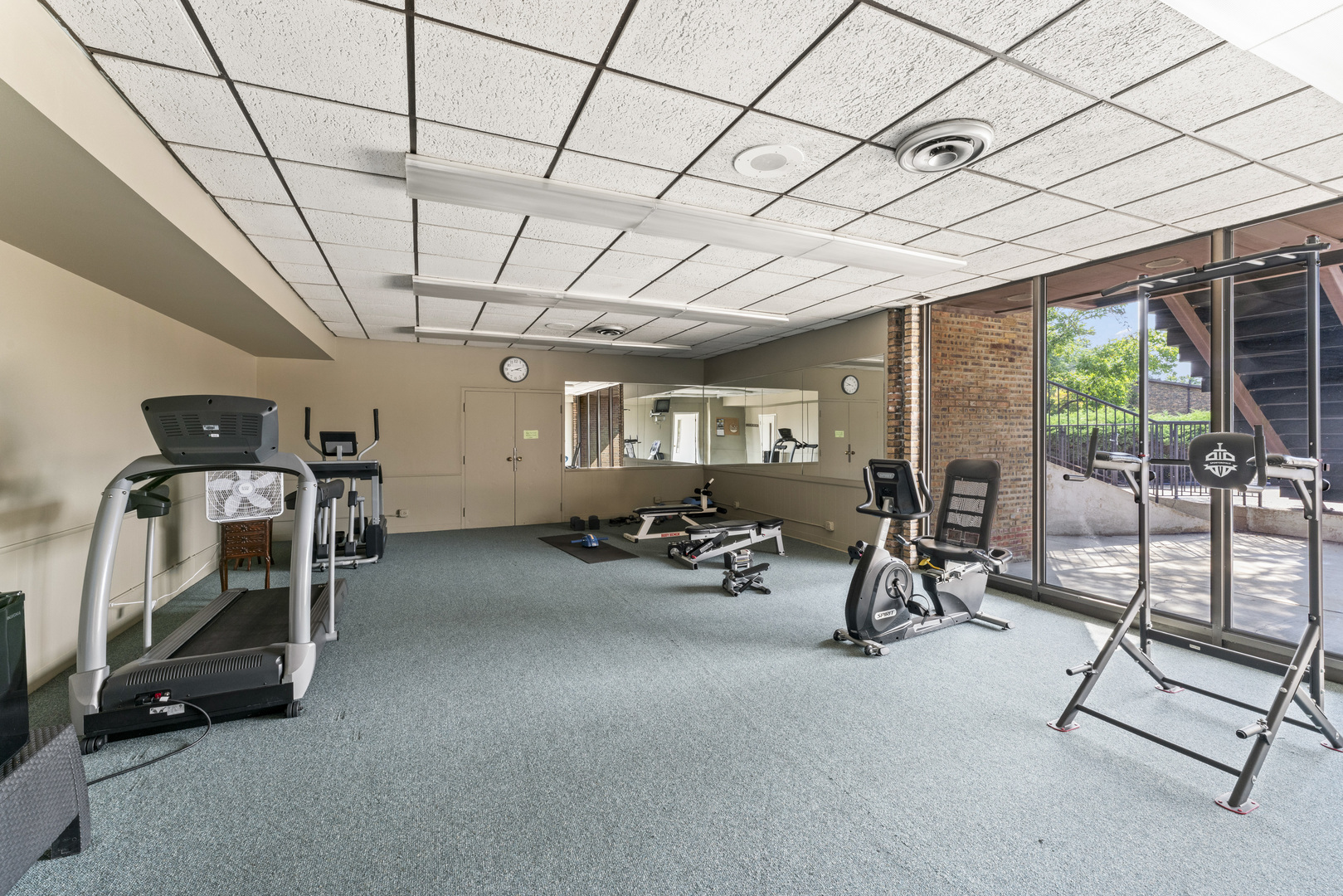 440 Raintree Court #1M, Glen Ellyn, IL 60137