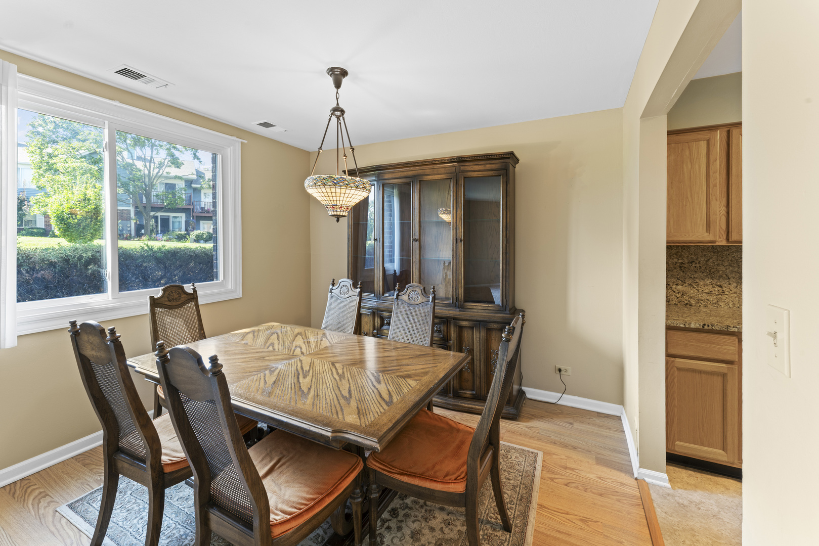 440 Raintree Court #1M, Glen Ellyn, IL 60137