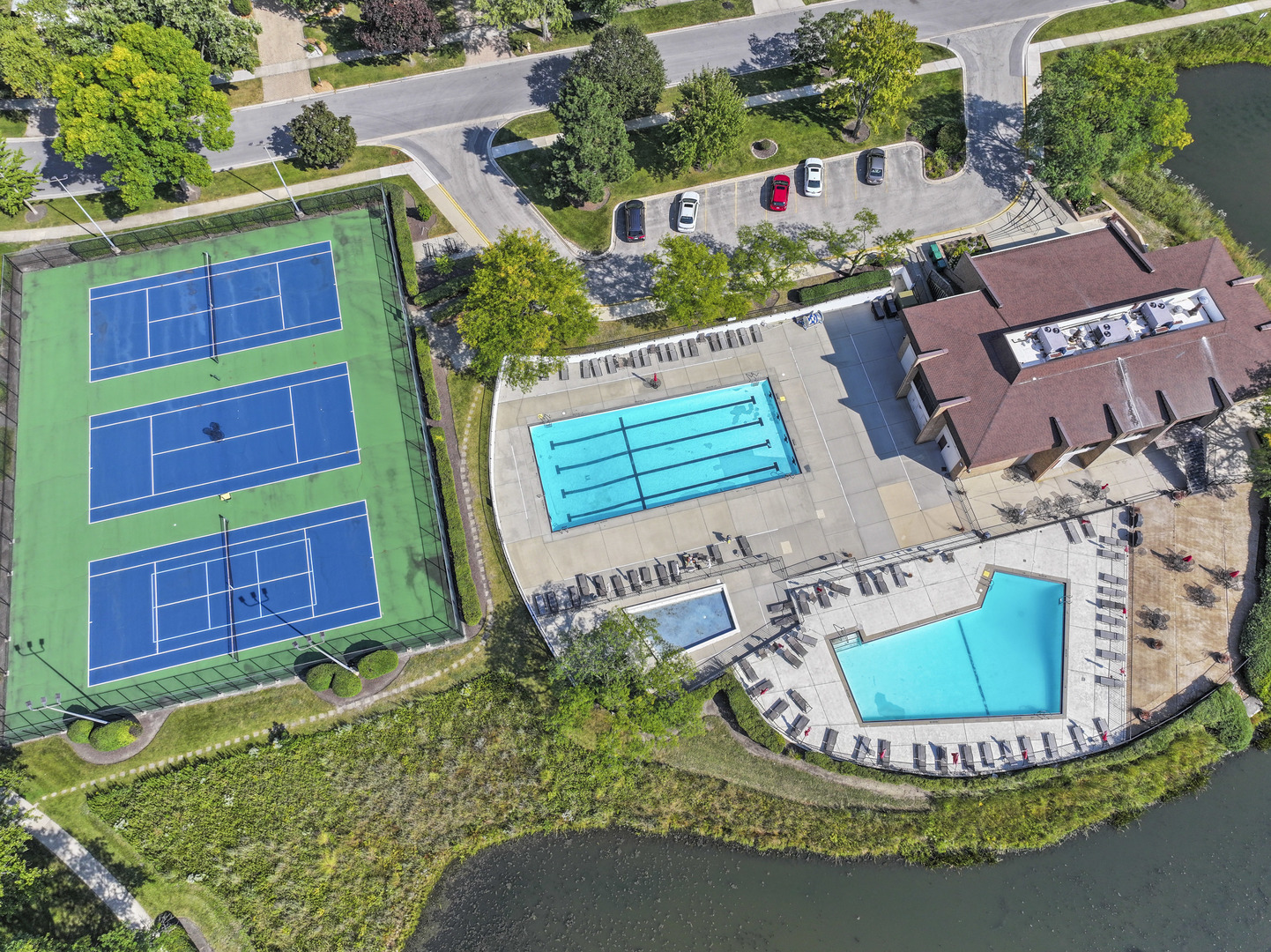 440 Raintree Court #1M, Glen Ellyn, IL 60137