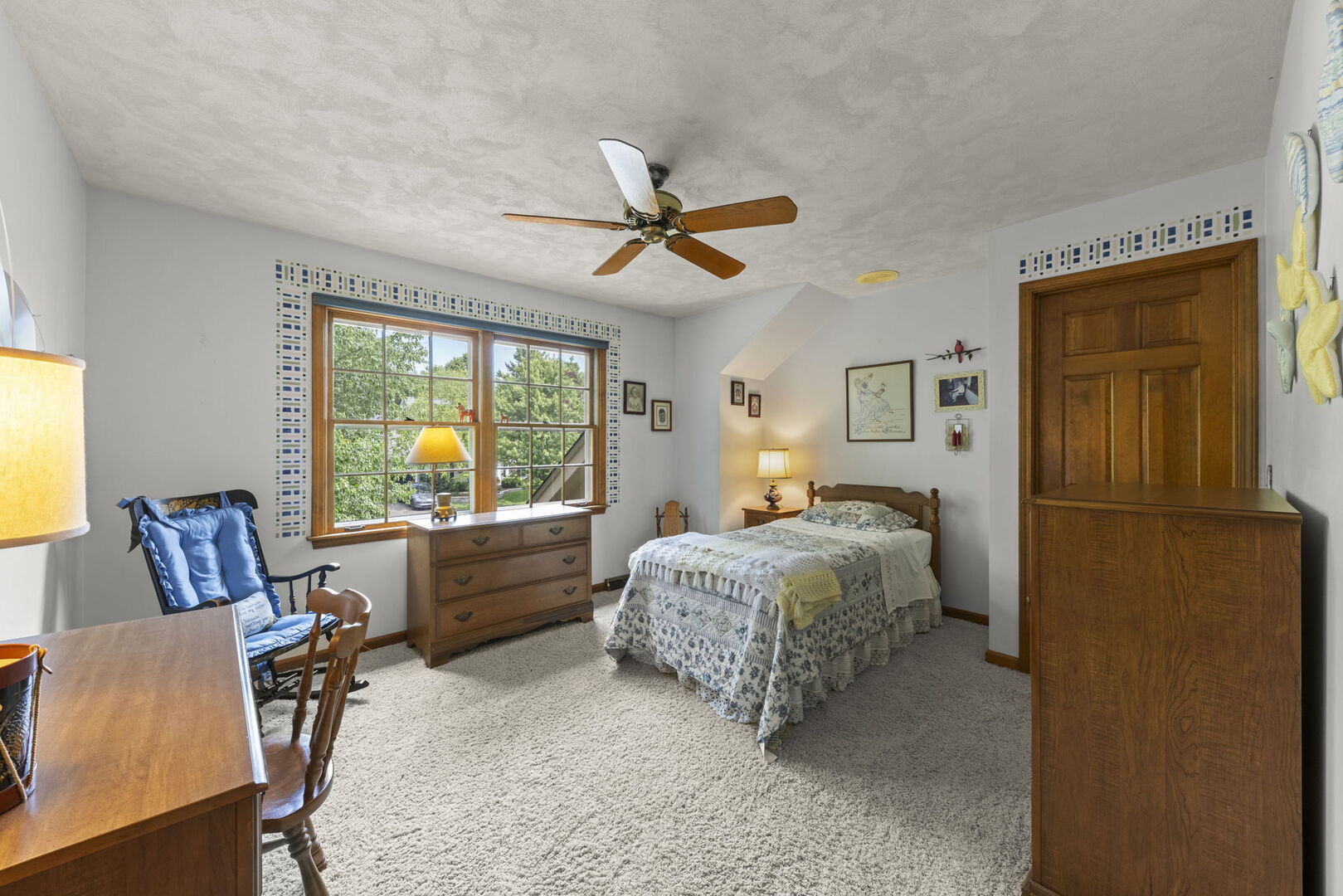1230 Champion Forest Court, Wheaton, IL 60187