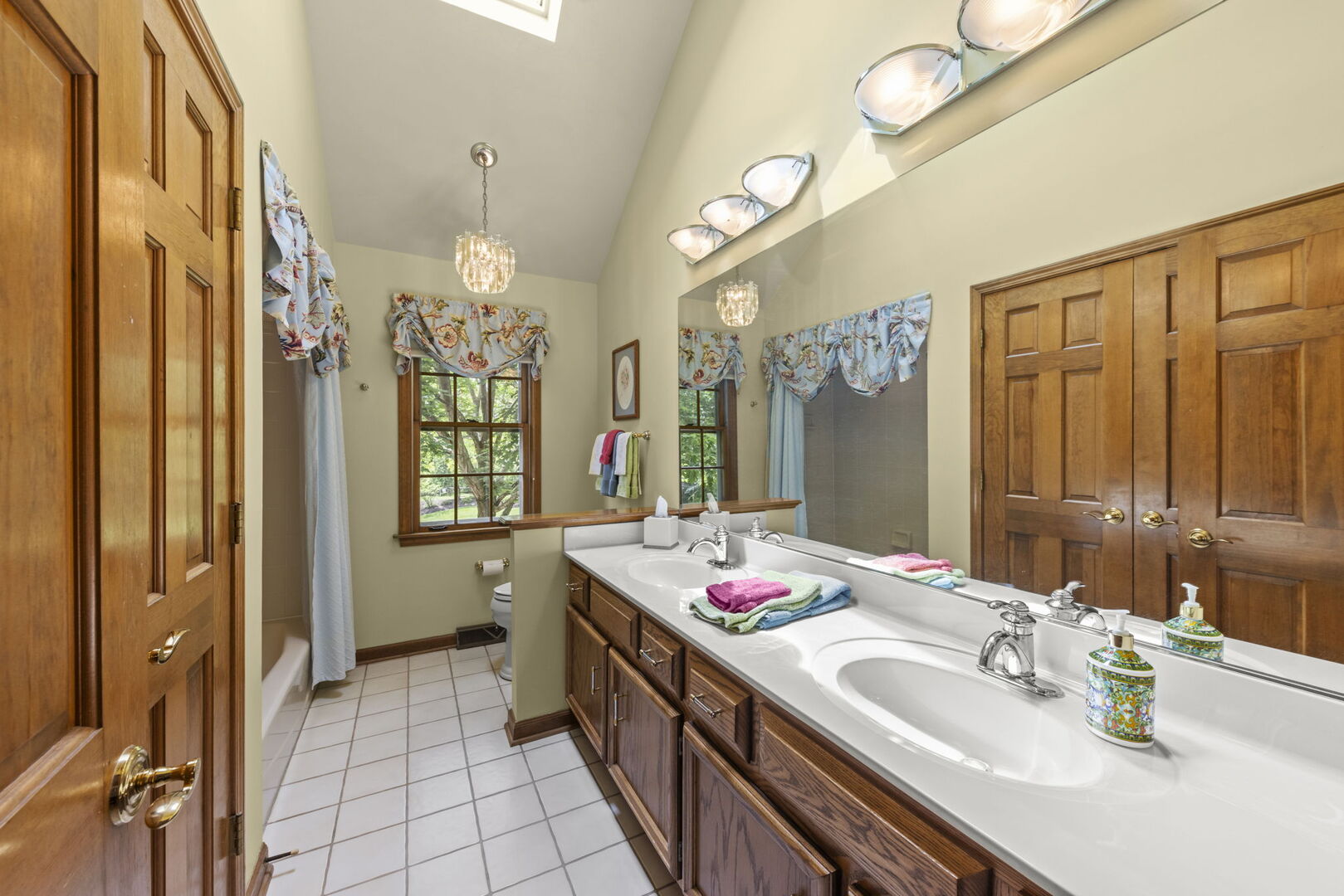 1230 Champion Forest Court, Wheaton, IL 60187