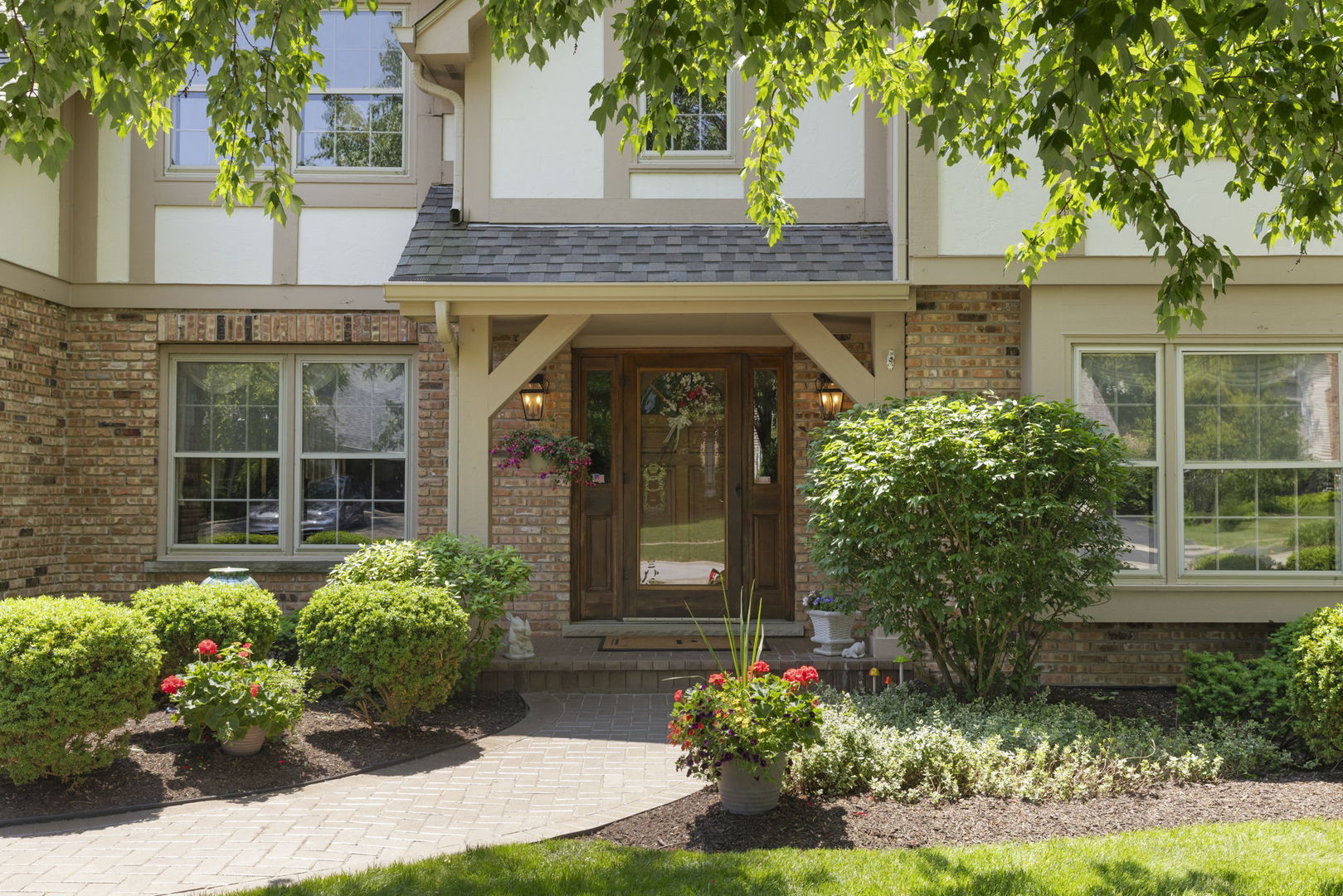1230 Champion Forest Court, Wheaton, IL 60187