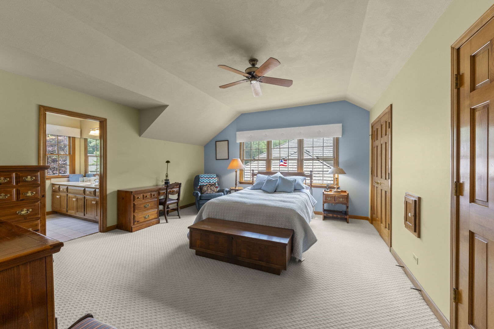 1230 Champion Forest Court, Wheaton, IL 60187