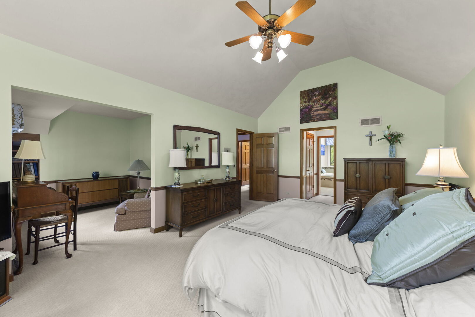 1230 Champion Forest Court, Wheaton, IL 60187
