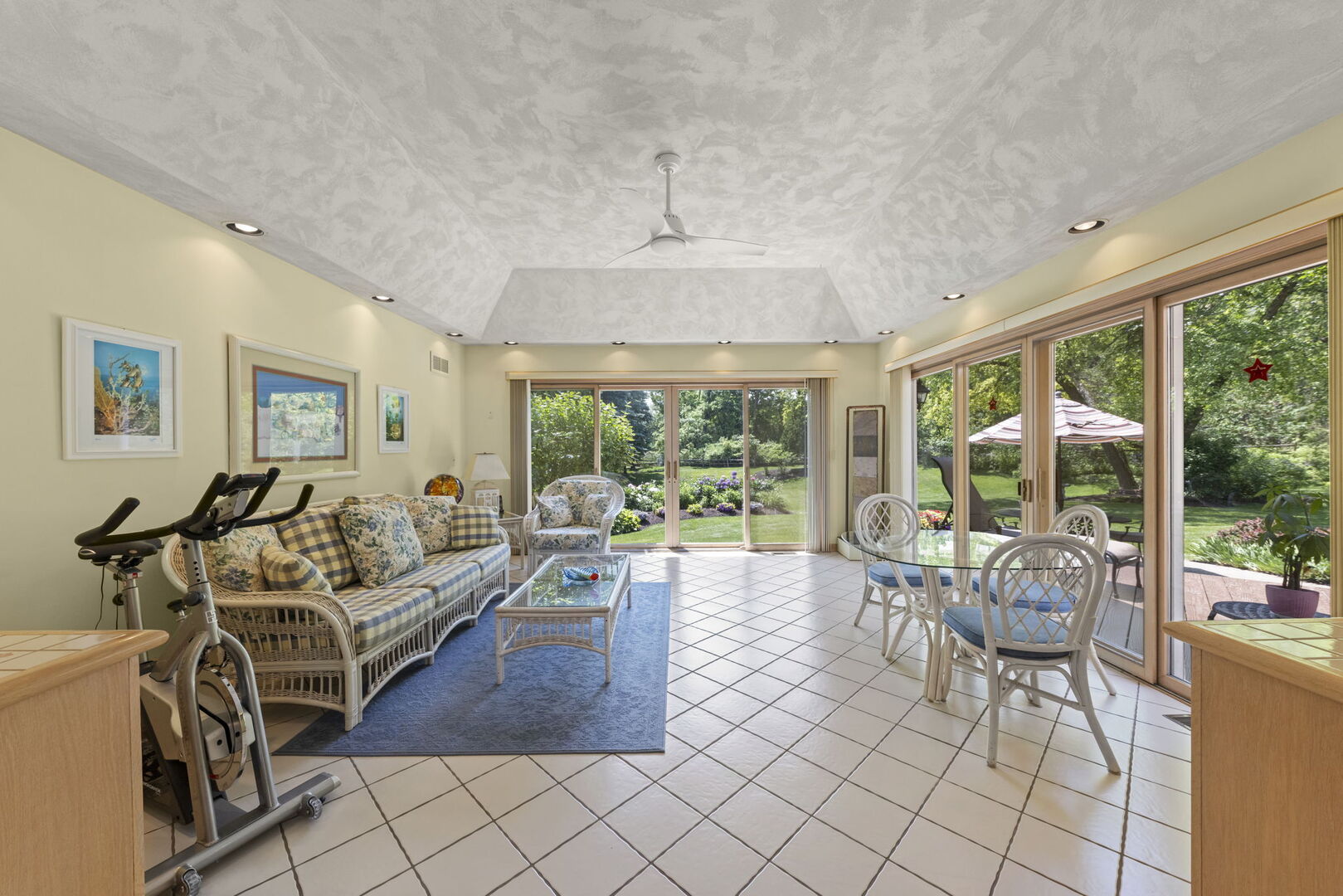 1230 Champion Forest Court, Wheaton, IL 60187