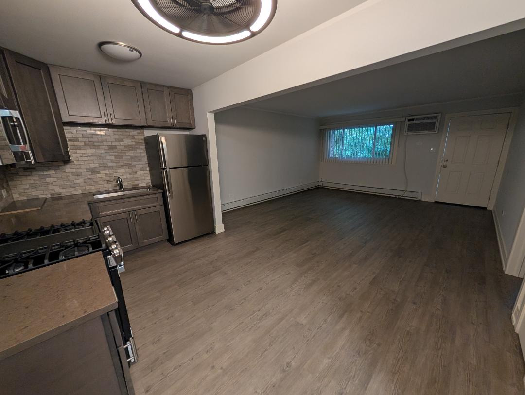 7840 W 103 Street #8, Palos Hills, IL 60465