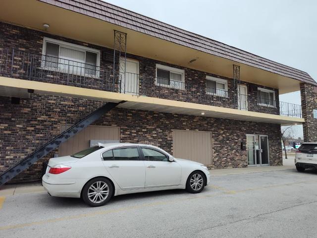 7840 W 103 Street #8, Palos Hills, IL 60465