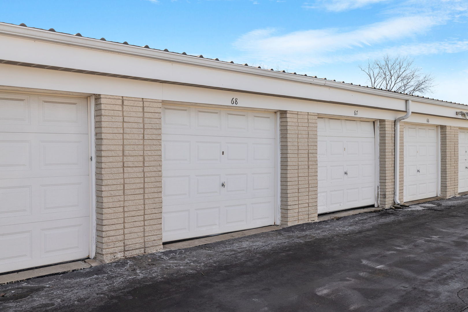 5540 Walnut Avenue #11B, Downers Grove, IL 60515