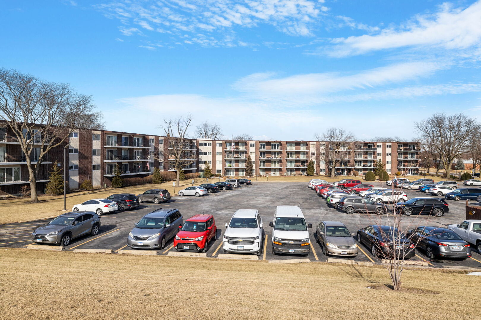 5540 Walnut Avenue #11B, Downers Grove, IL 60515