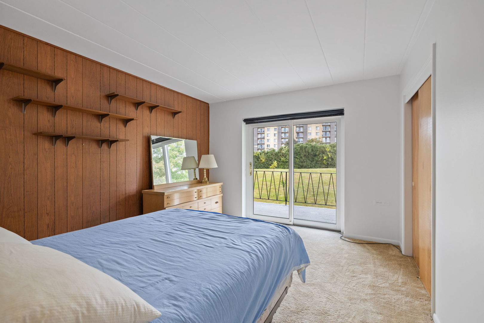 5540 Walnut Avenue #11B, Downers Grove, IL 60515