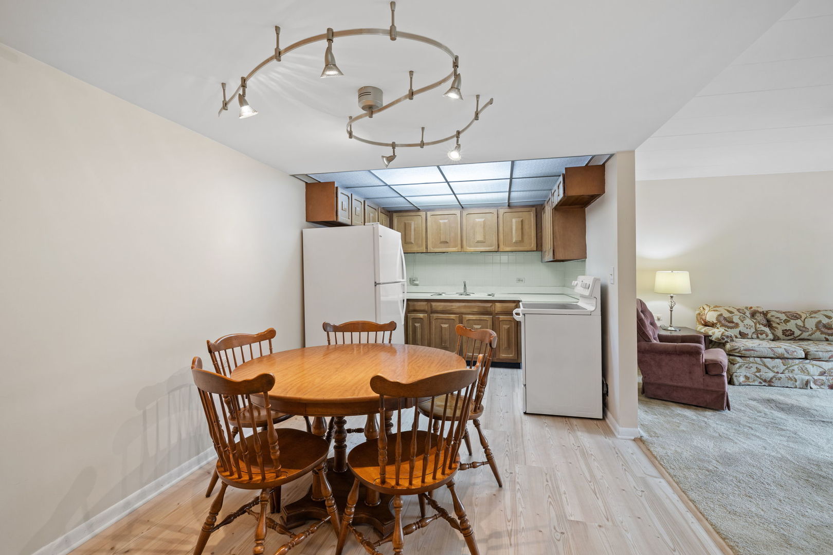 5540 Walnut Avenue #11B, Downers Grove, IL 60515