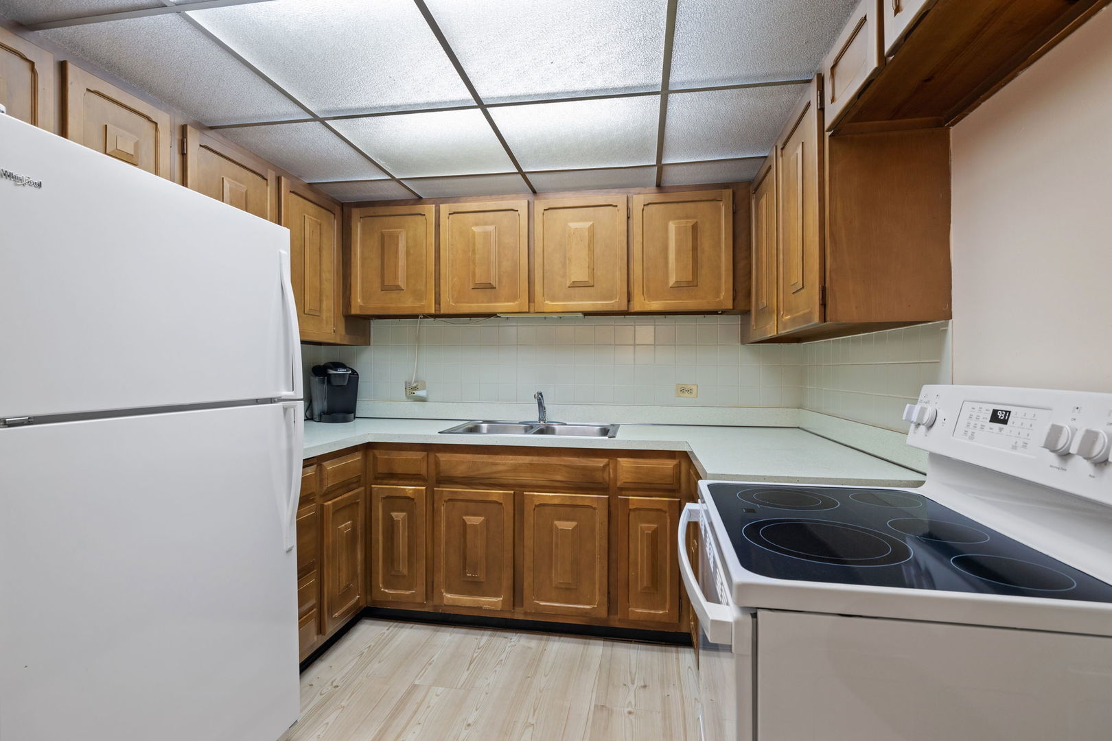 5540 Walnut Avenue #11B, Downers Grove, IL 60515