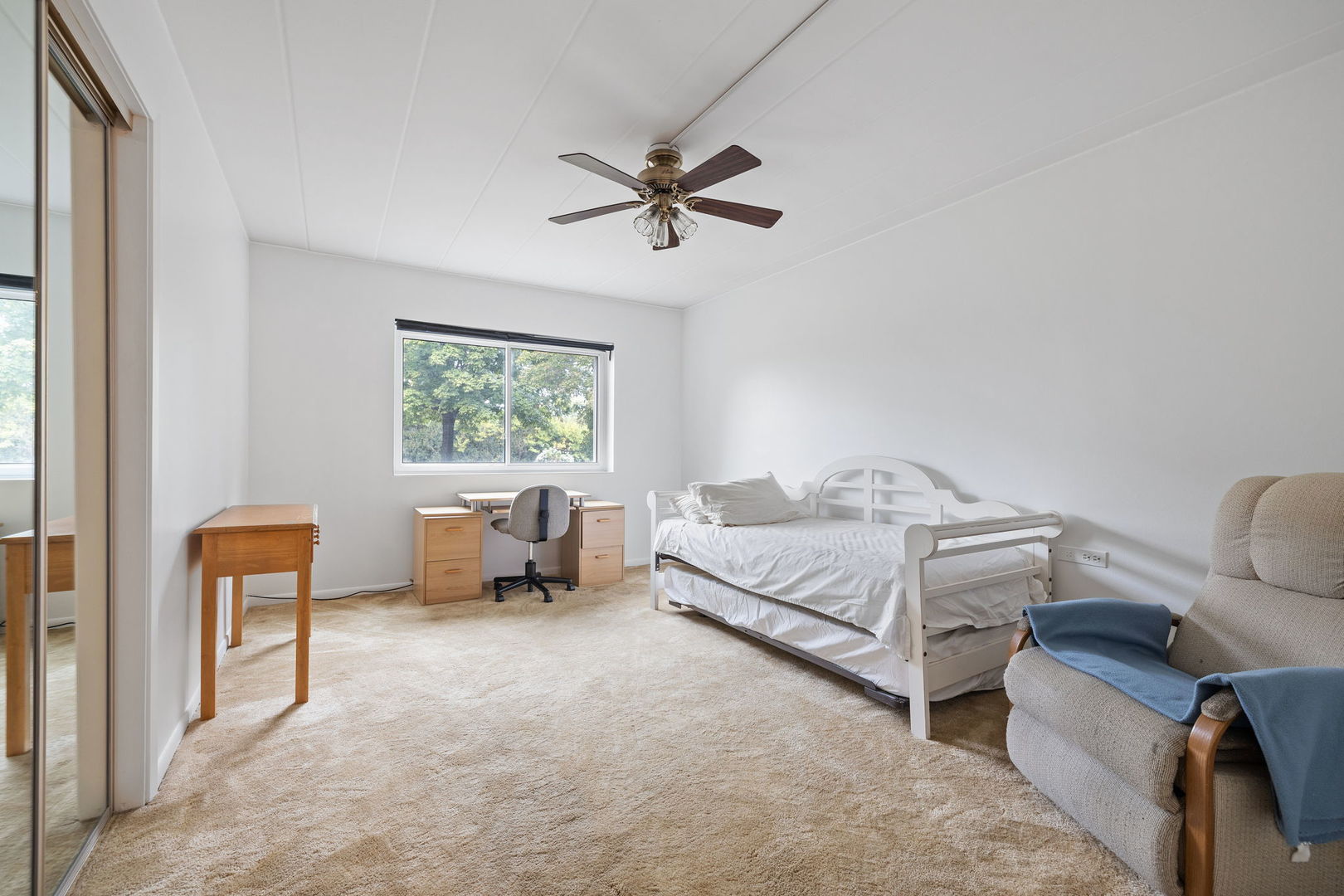 5540 Walnut Avenue #11B, Downers Grove, IL 60515