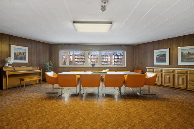 5540 Walnut Avenue #11B, Downers Grove, IL 60515