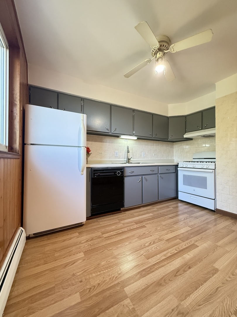 115 Boardwalk Street #2E, Elk Grove Village, IL 60007