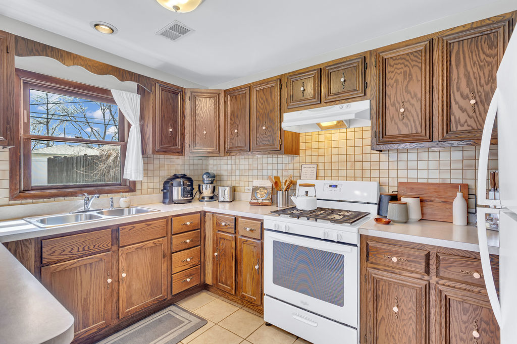 305 3rd Street, Downers Grove, IL 60515