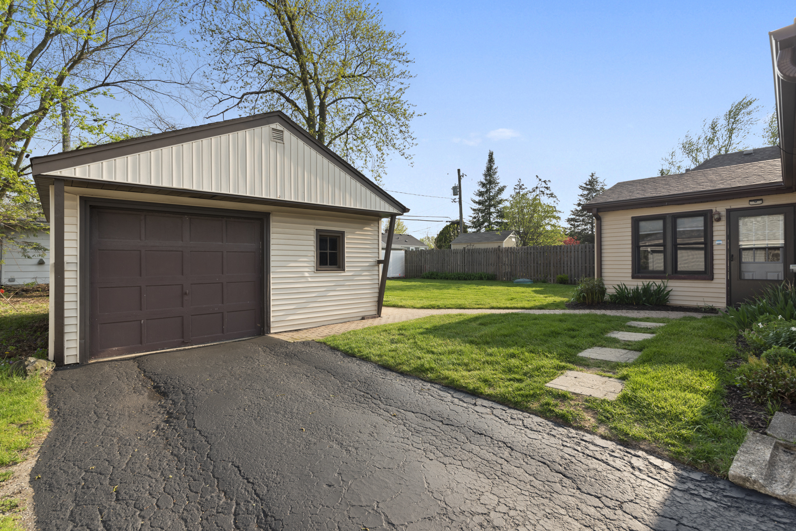 305 3rd Street, Downers Grove, IL 60515