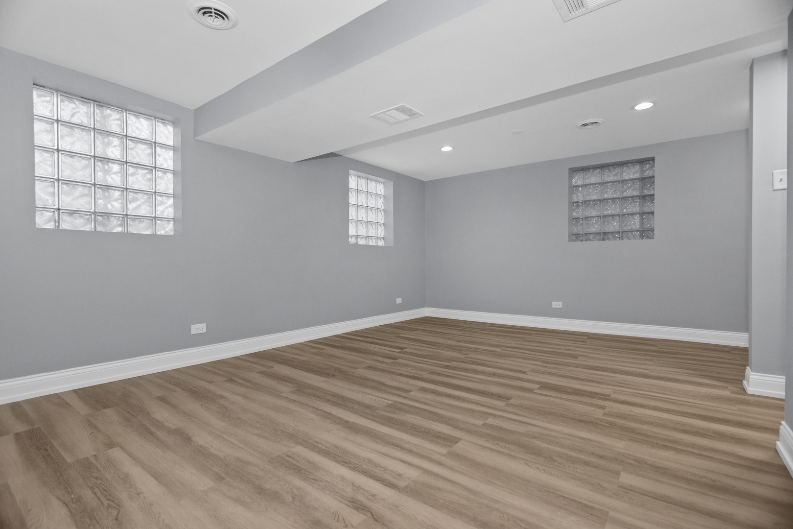 7709 S Champlain Avenue, Chicago, IL 60619