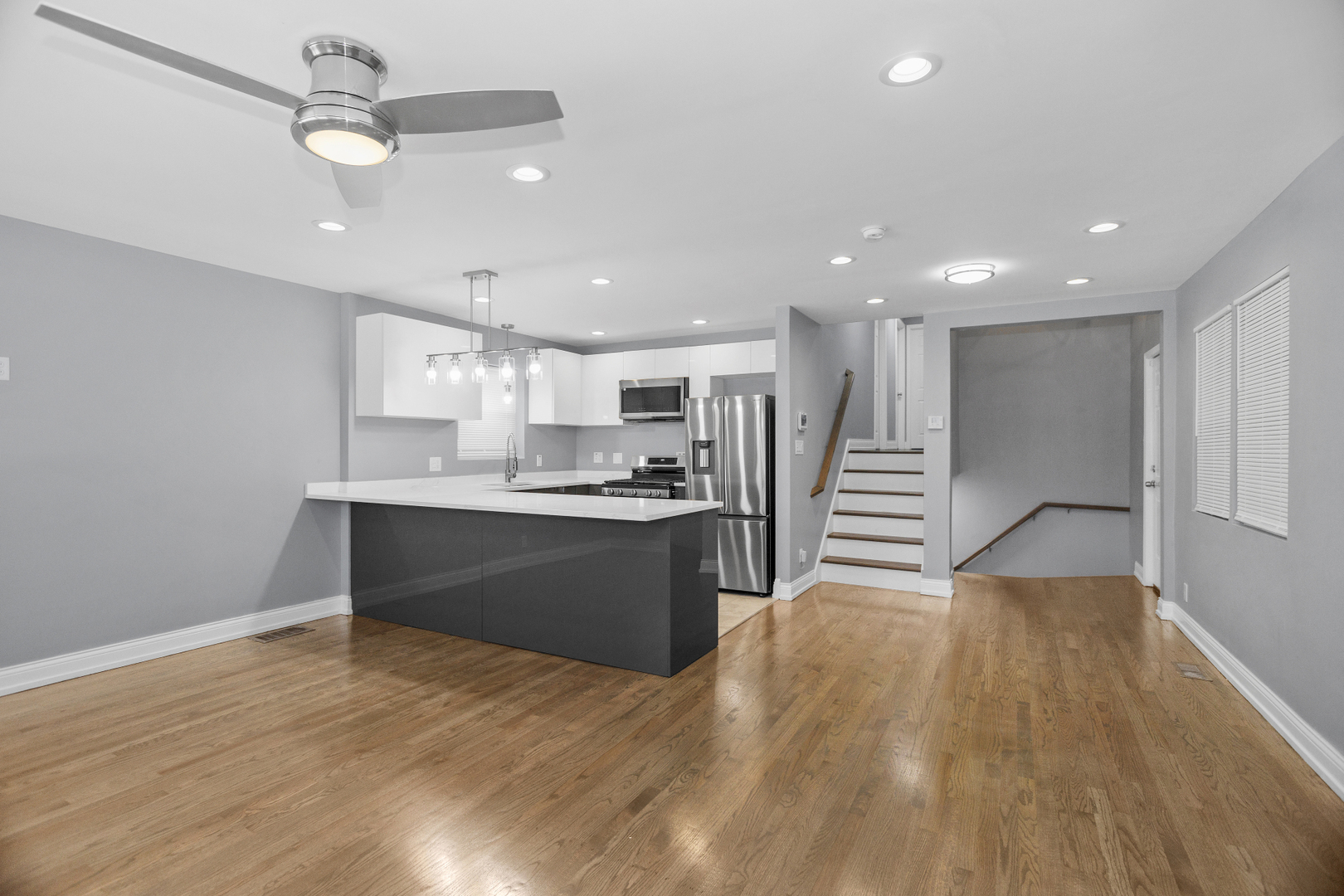 7709 S Champlain Avenue, Chicago, IL 60619