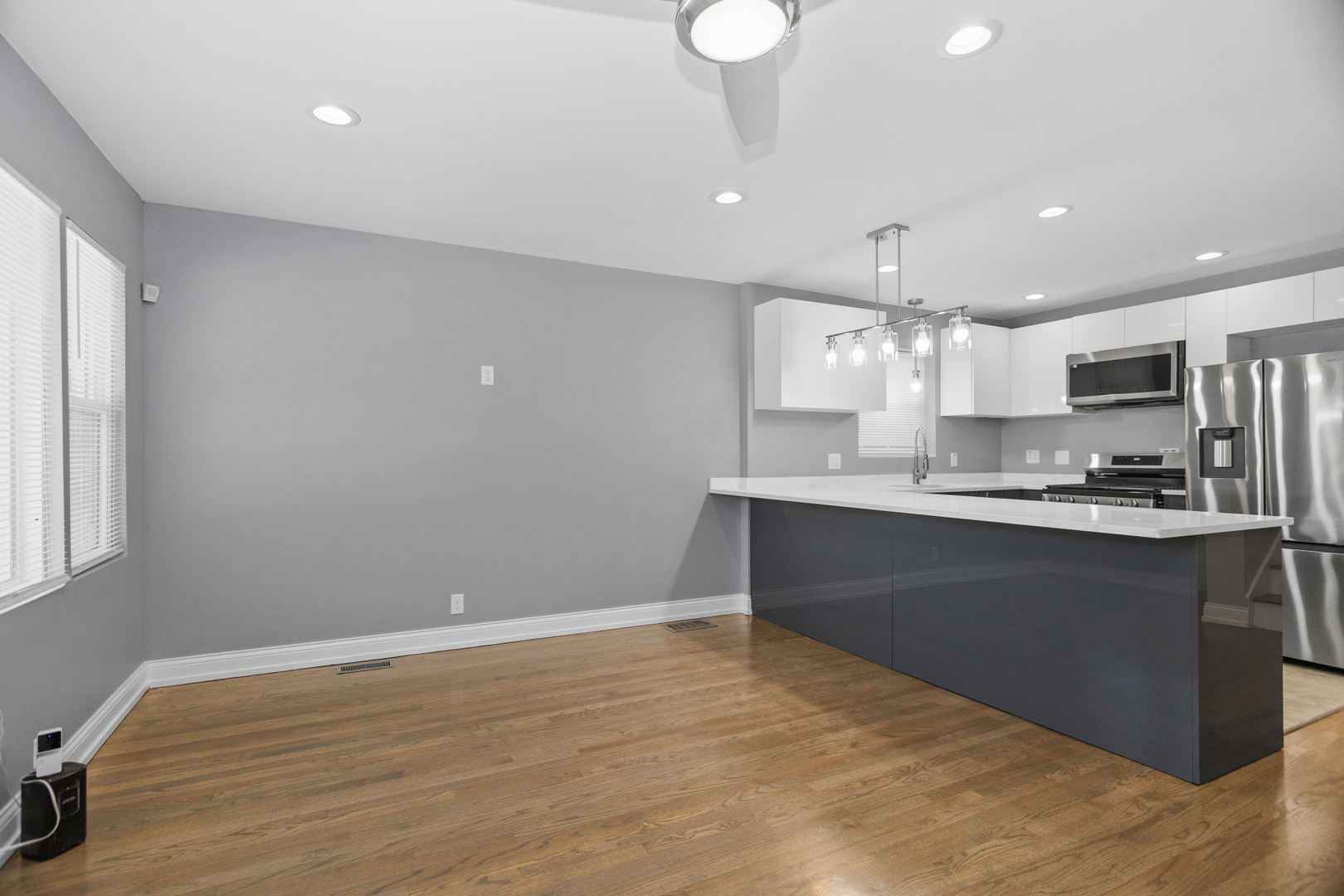 7709 S Champlain Avenue, Chicago, IL 60619