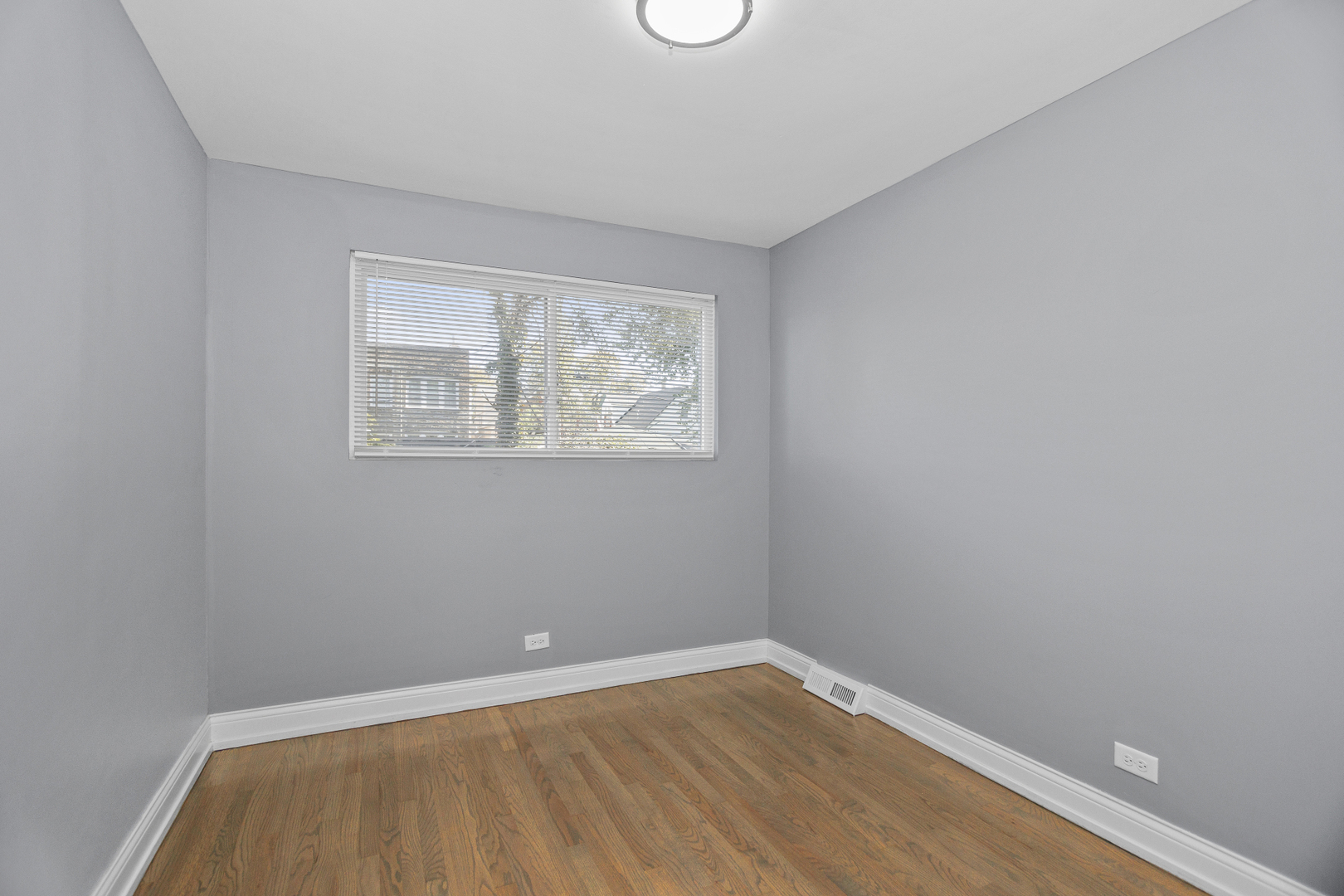 7709 S Champlain Avenue, Chicago, IL 60619