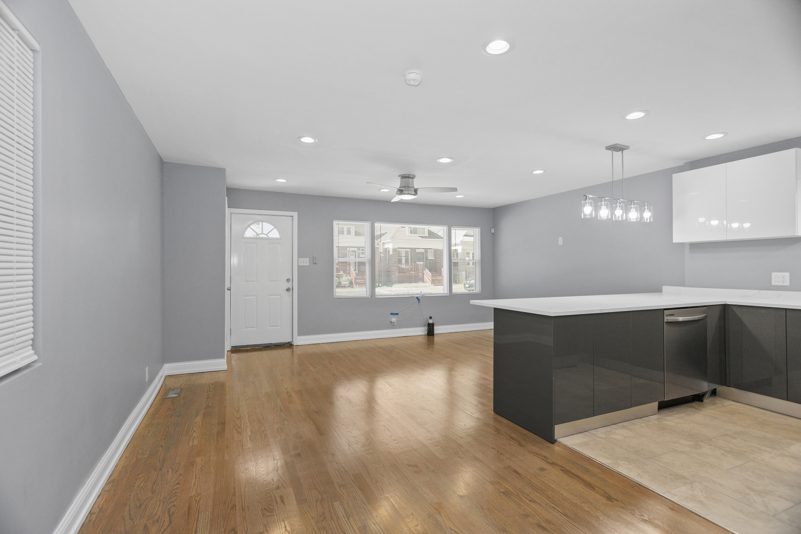 7709 S Champlain Avenue, Chicago, IL 60619