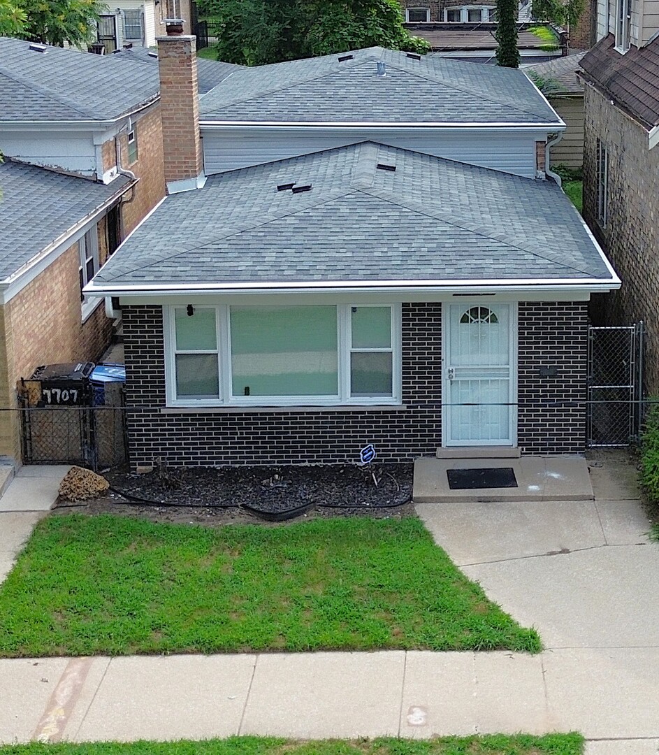 7709 S Champlain Avenue, Chicago, IL 60619