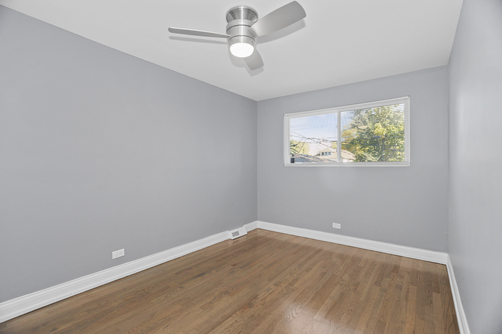 7709 S Champlain Avenue, Chicago, IL 60619
