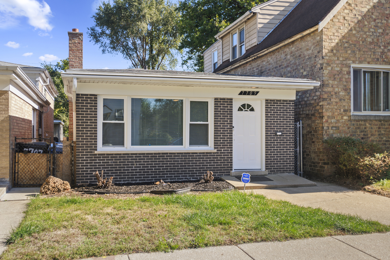 7709 S Champlain Avenue, Chicago, IL 60619