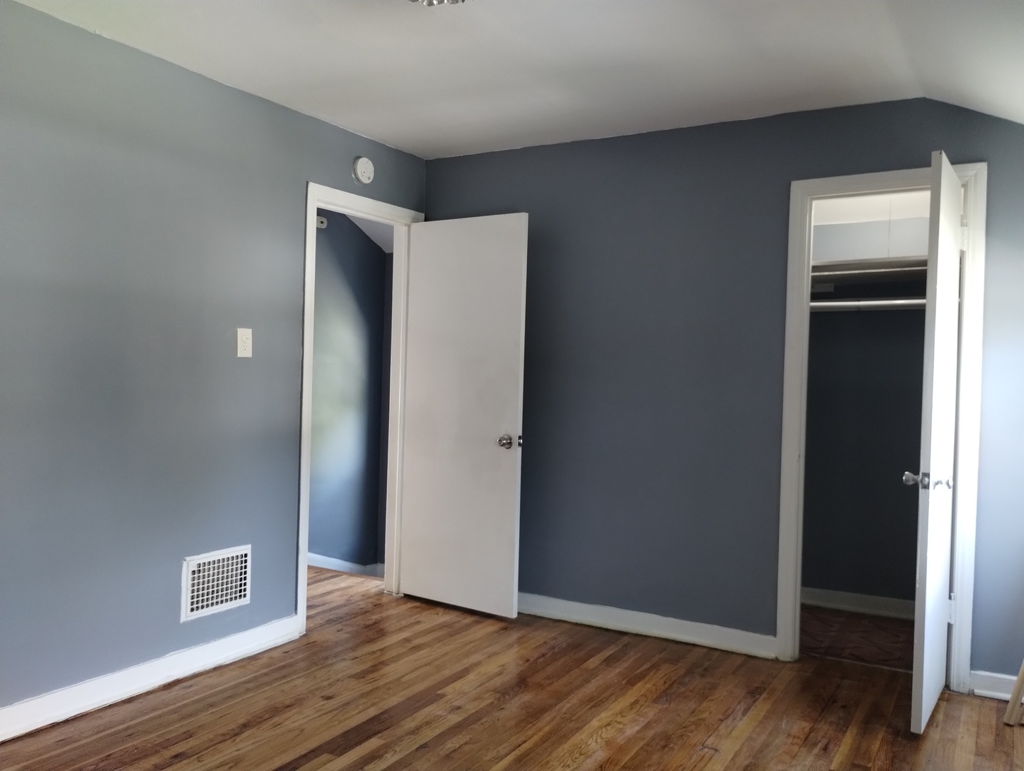 9848 S Yates Boulevard, Chicago, IL 60617