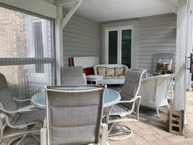 1421 Kirkwall Court, Inverness, IL 60010