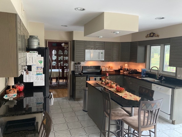 1421 Kirkwall Court, Inverness, IL 60010