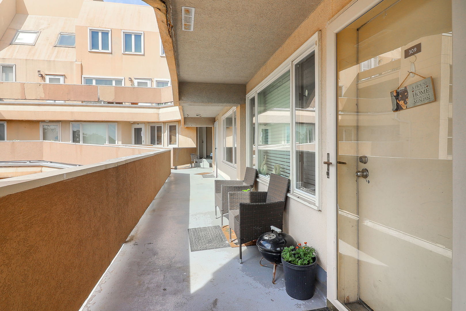 6337 Roosevelt Road #309, Berwyn, IL 60402