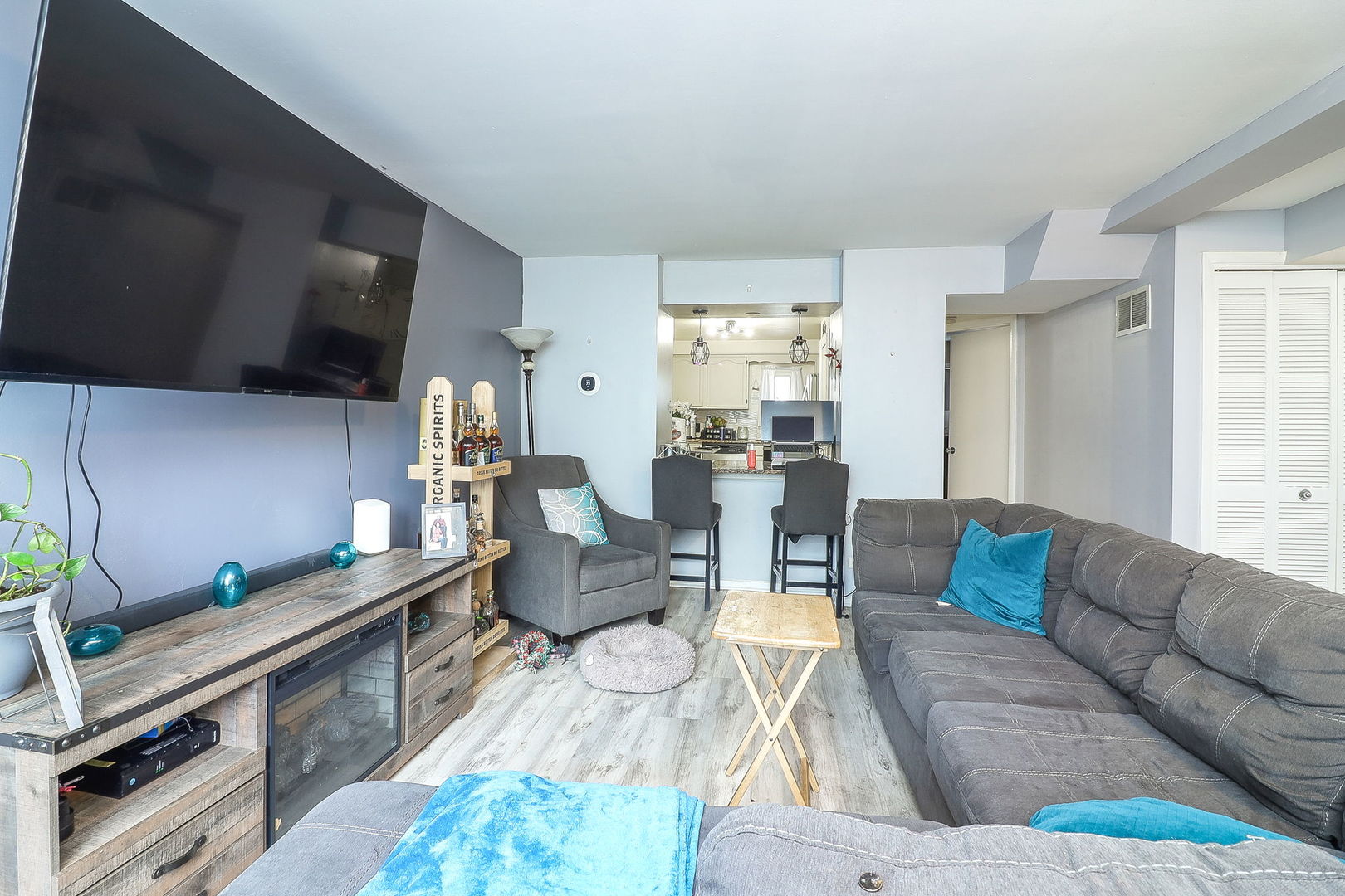 6337 Roosevelt Road #309, Berwyn, IL 60402