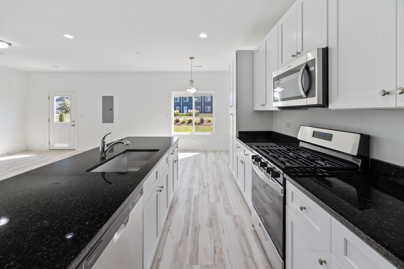 1214 Gillespie Lane, Yorkville, IL 60560