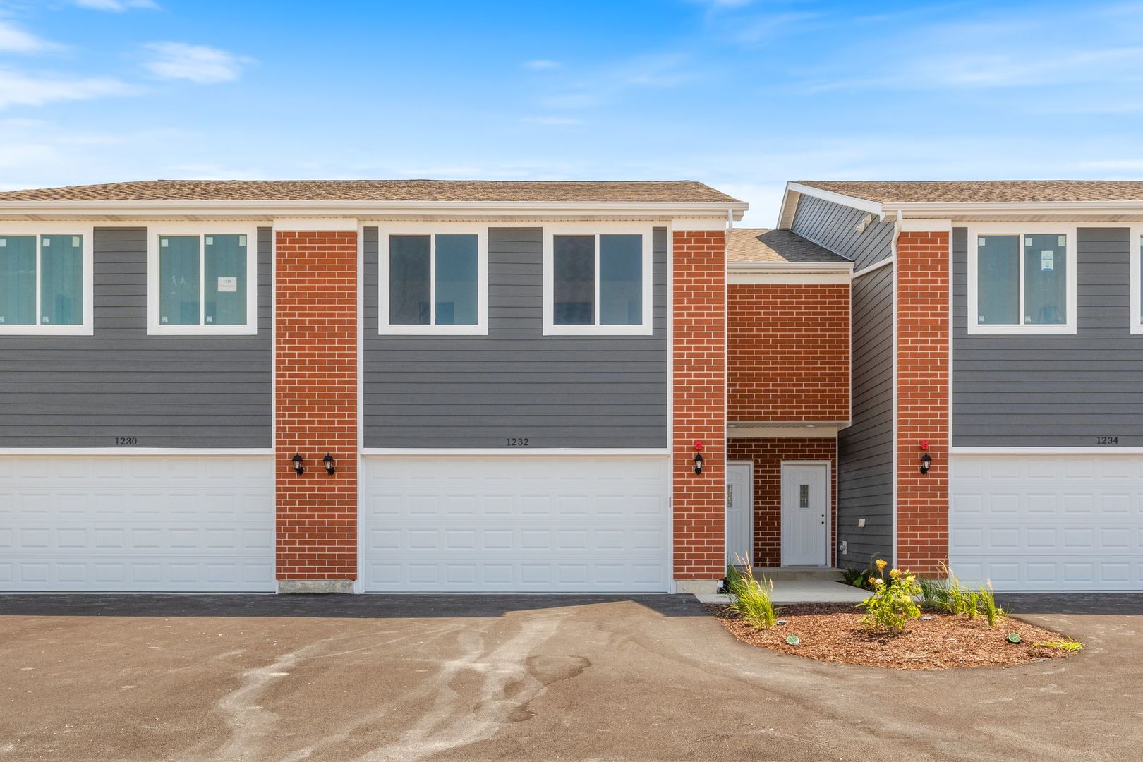 1232 Gillespie Lane, Yorkville, IL 60560