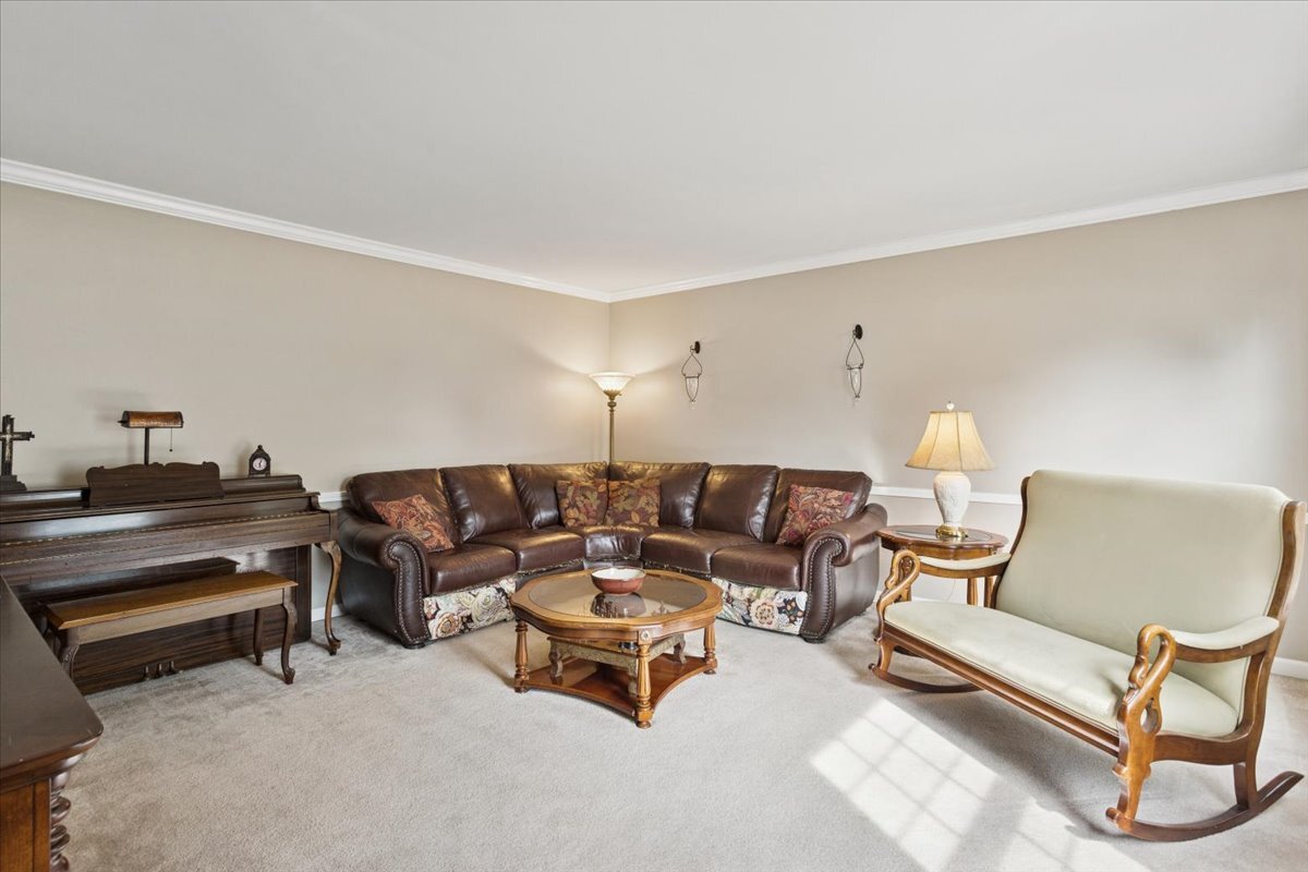 1572 Clemson Drive, Naperville, IL 60565