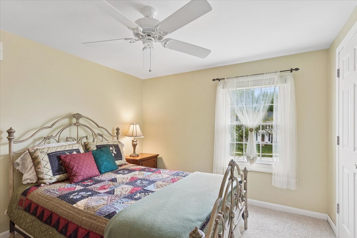 1572 Clemson Drive, Naperville, IL 60565