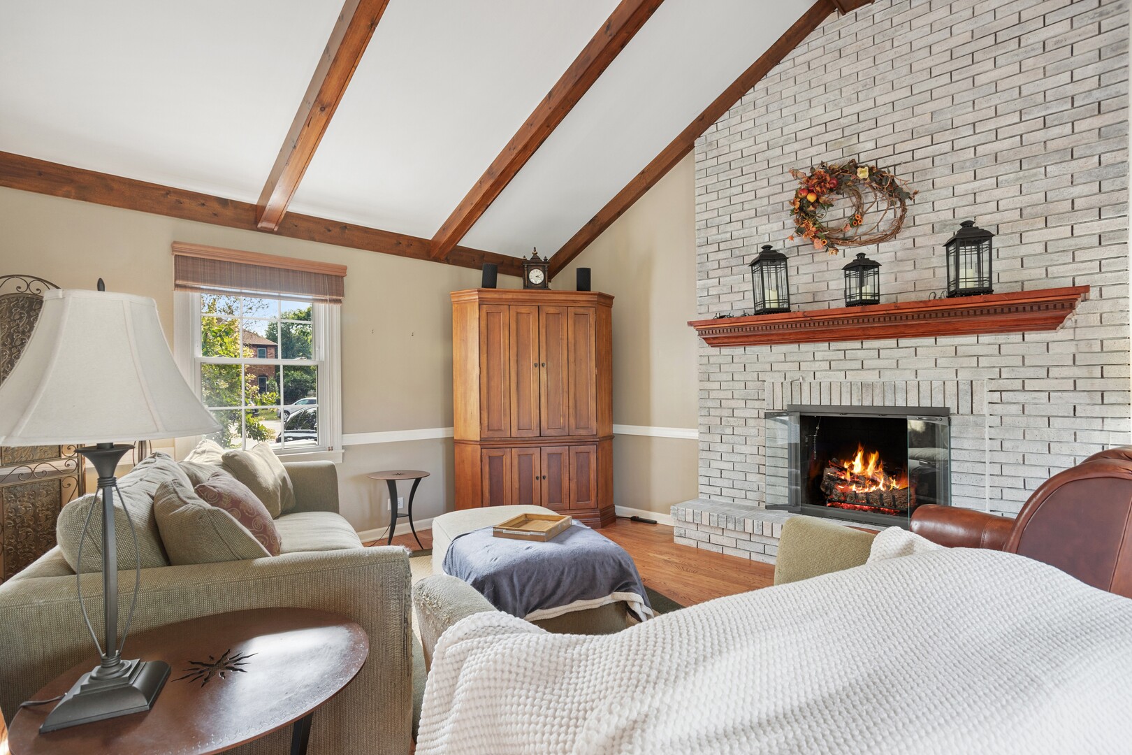 1572 Clemson Drive, Naperville, IL 60565