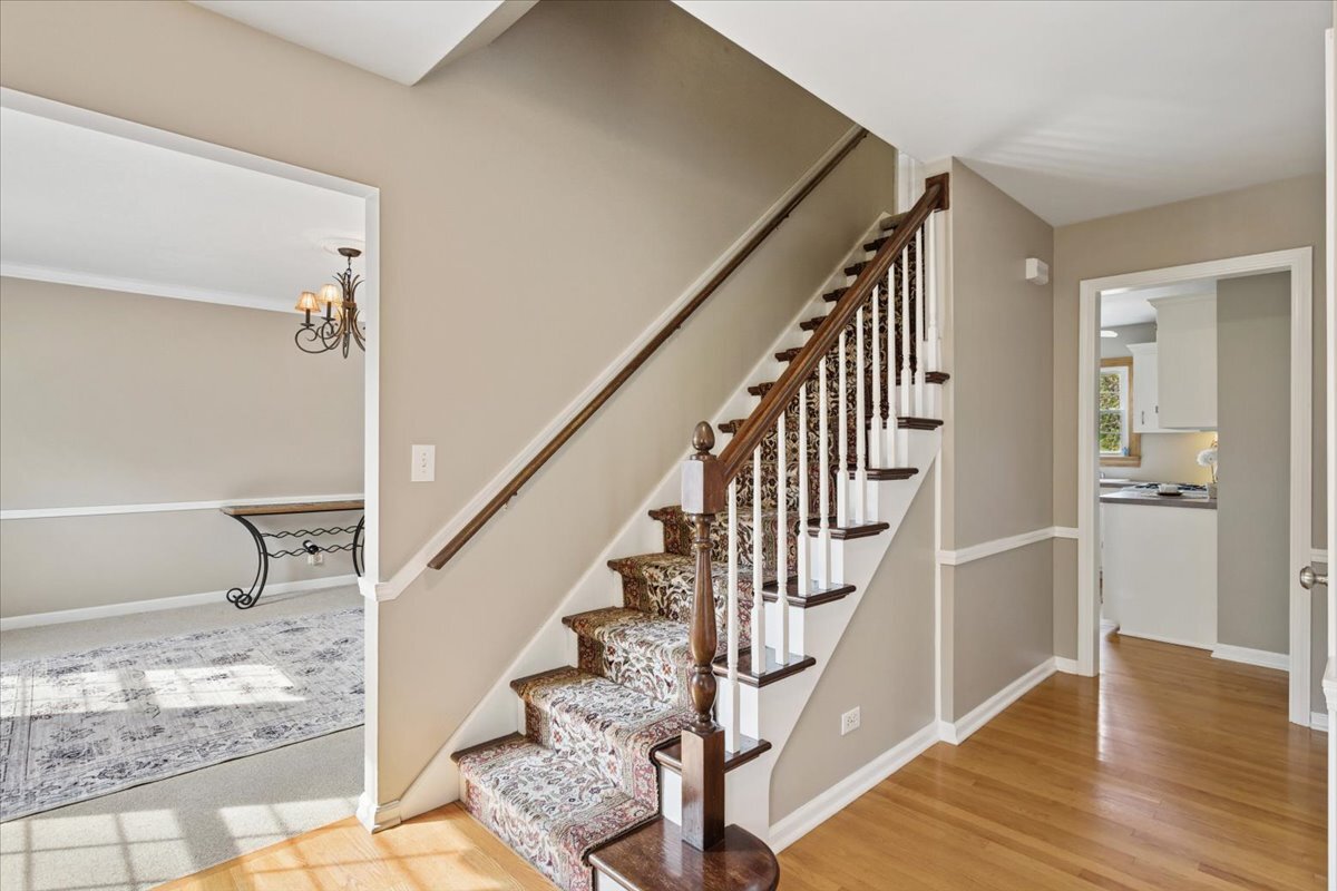 1572 Clemson Drive, Naperville, IL 60565