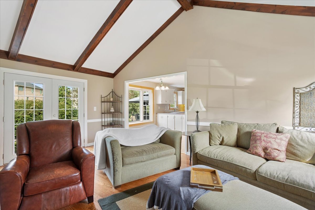 1572 Clemson Drive, Naperville, IL 60565