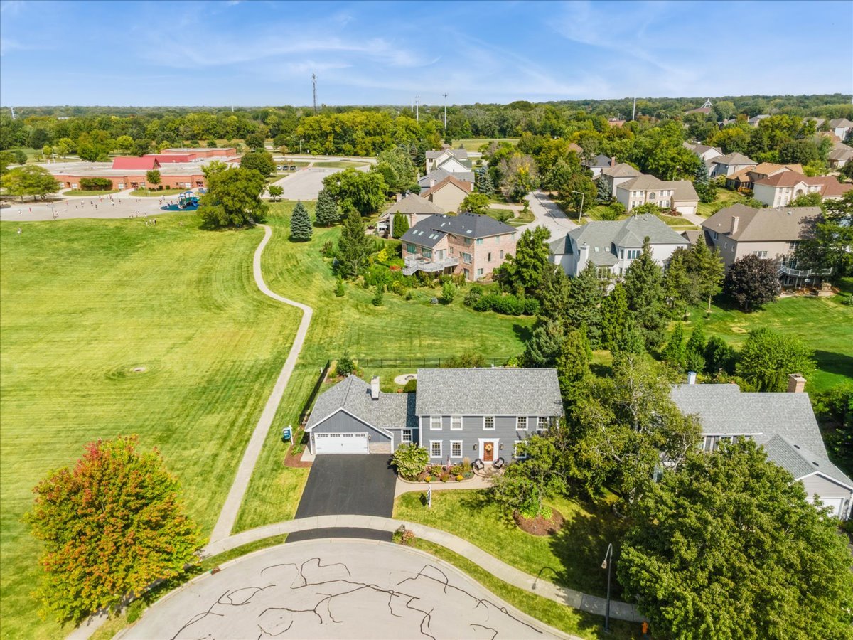 1572 Clemson Drive, Naperville, IL 60565