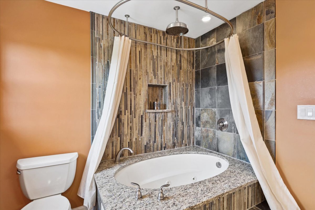 1572 Clemson Drive, Naperville, IL 60565