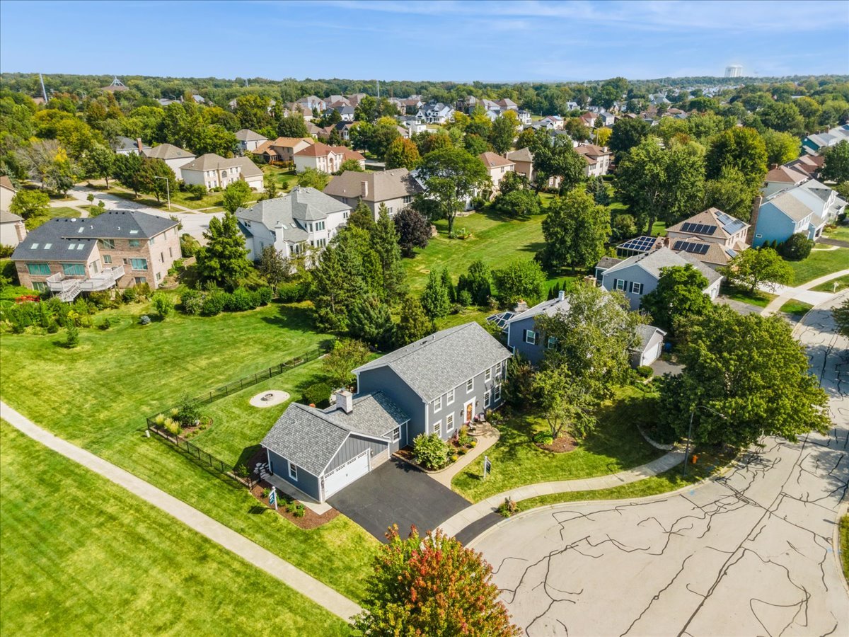 1572 Clemson Drive, Naperville, IL 60565