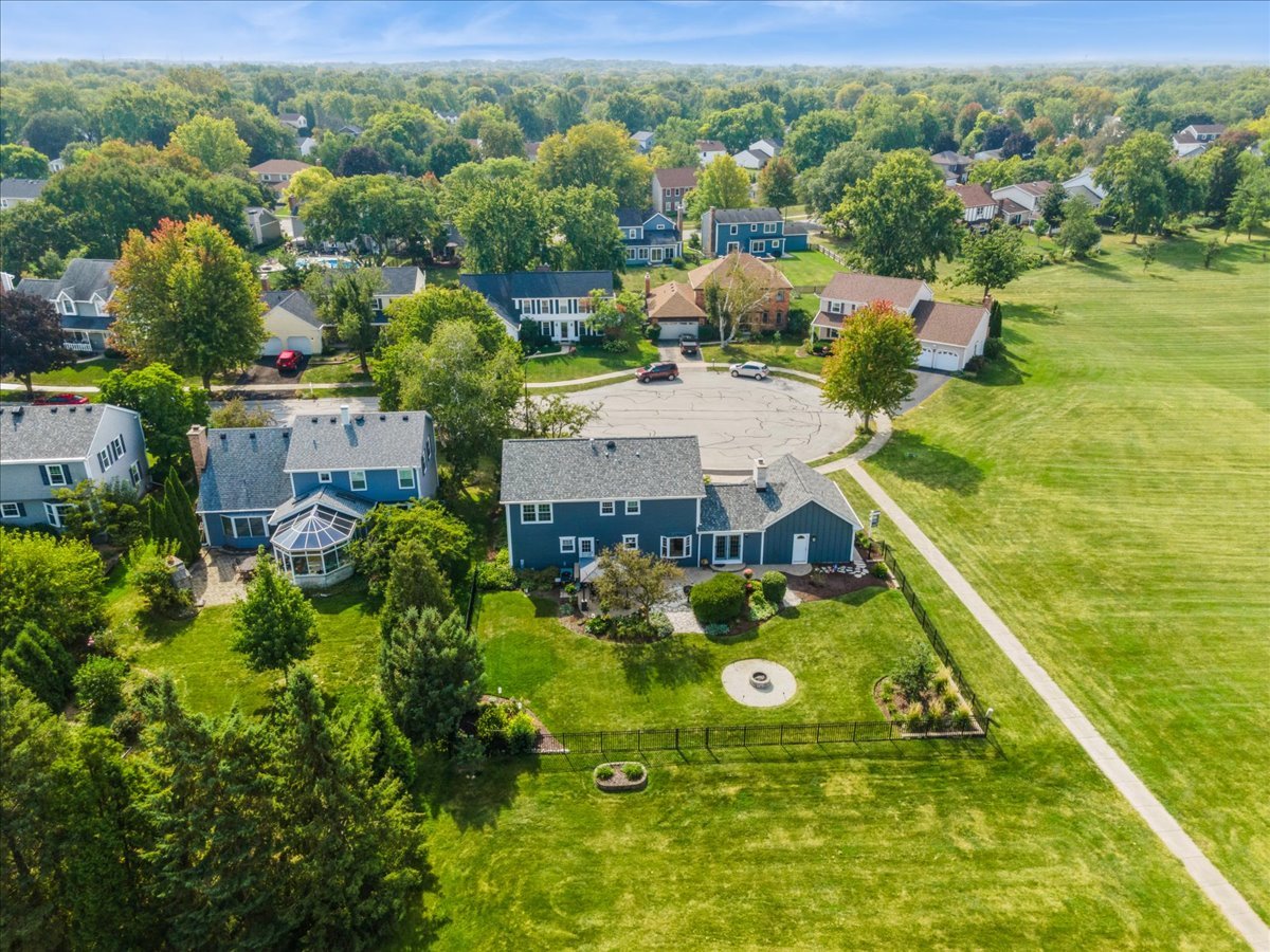 1572 Clemson Drive, Naperville, IL 60565