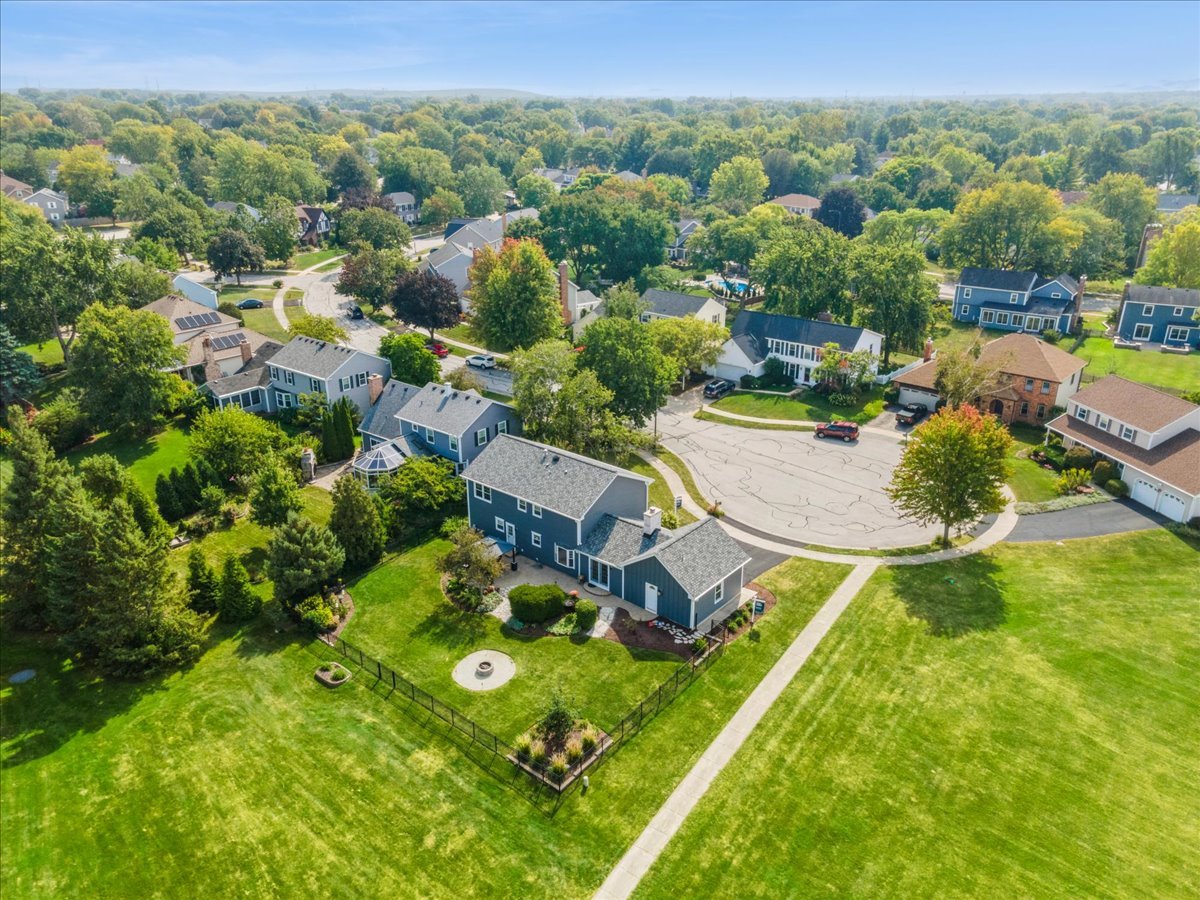 1572 Clemson Drive, Naperville, IL 60565