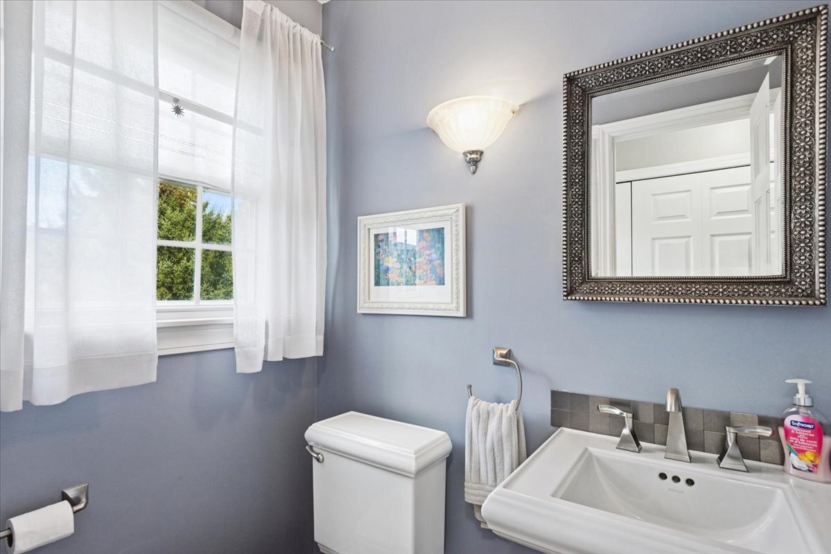 1572 Clemson Drive, Naperville, IL 60565