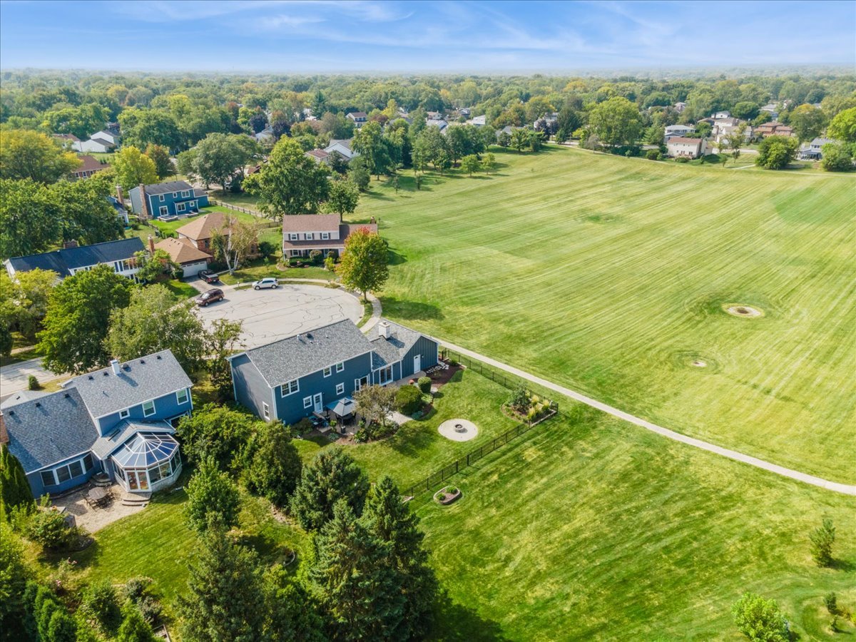 1572 Clemson Drive, Naperville, IL 60565